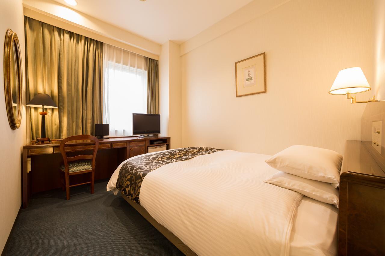 Dukes Hotel Nakasu Фукуока Экстерьер фото