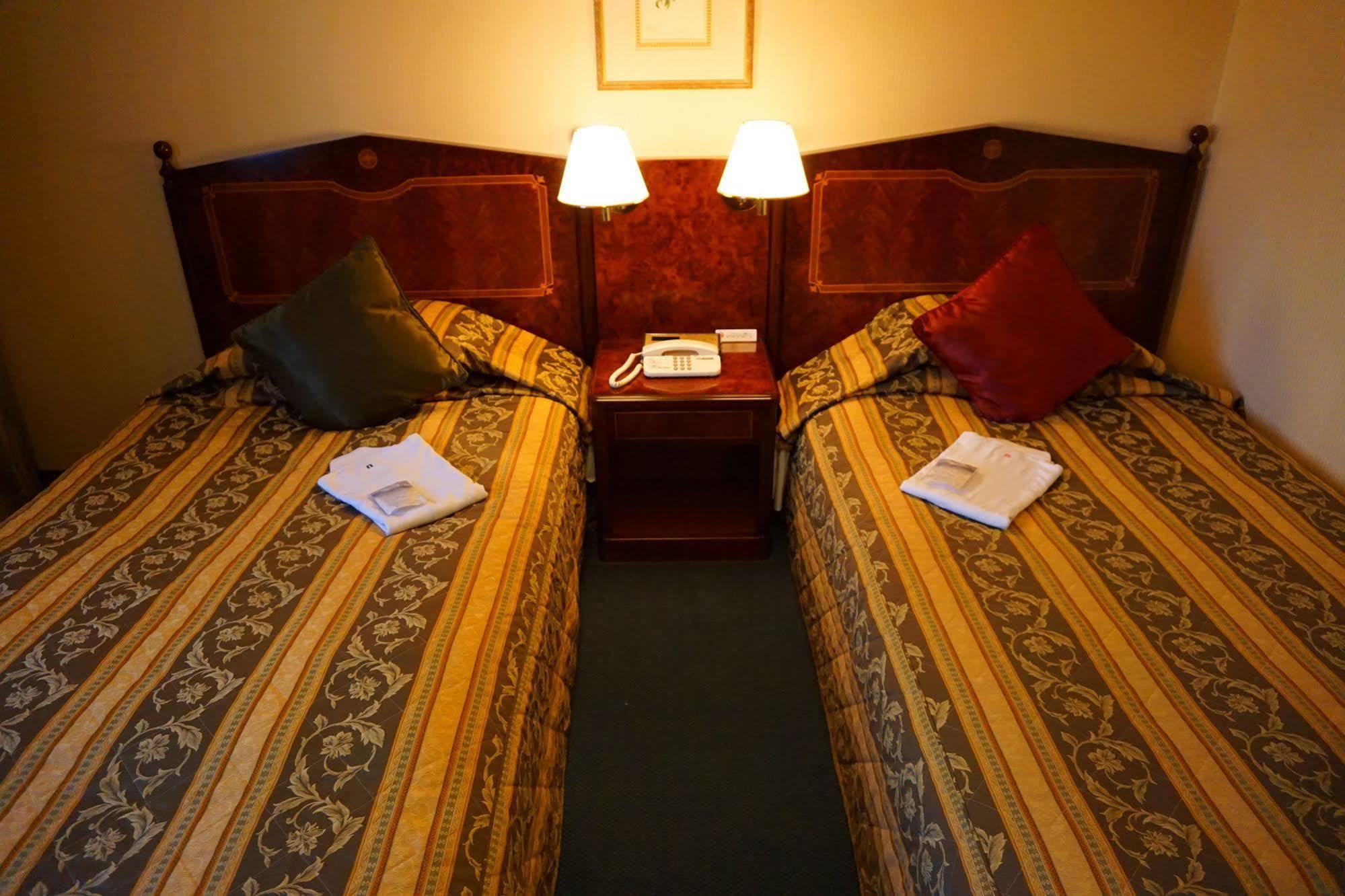 Dukes Hotel Nakasu Фукуока Экстерьер фото