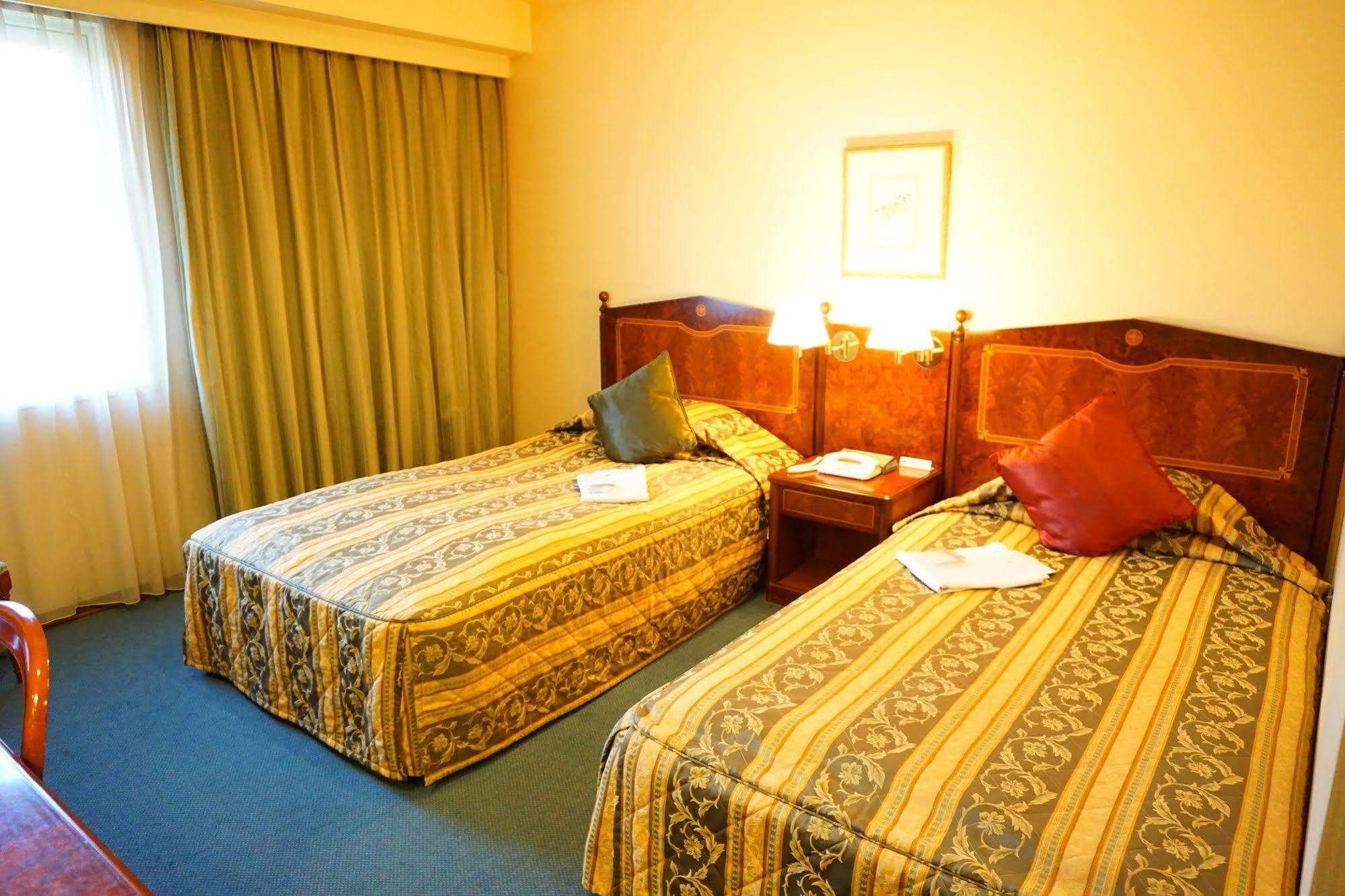 Dukes Hotel Nakasu Фукуока Экстерьер фото