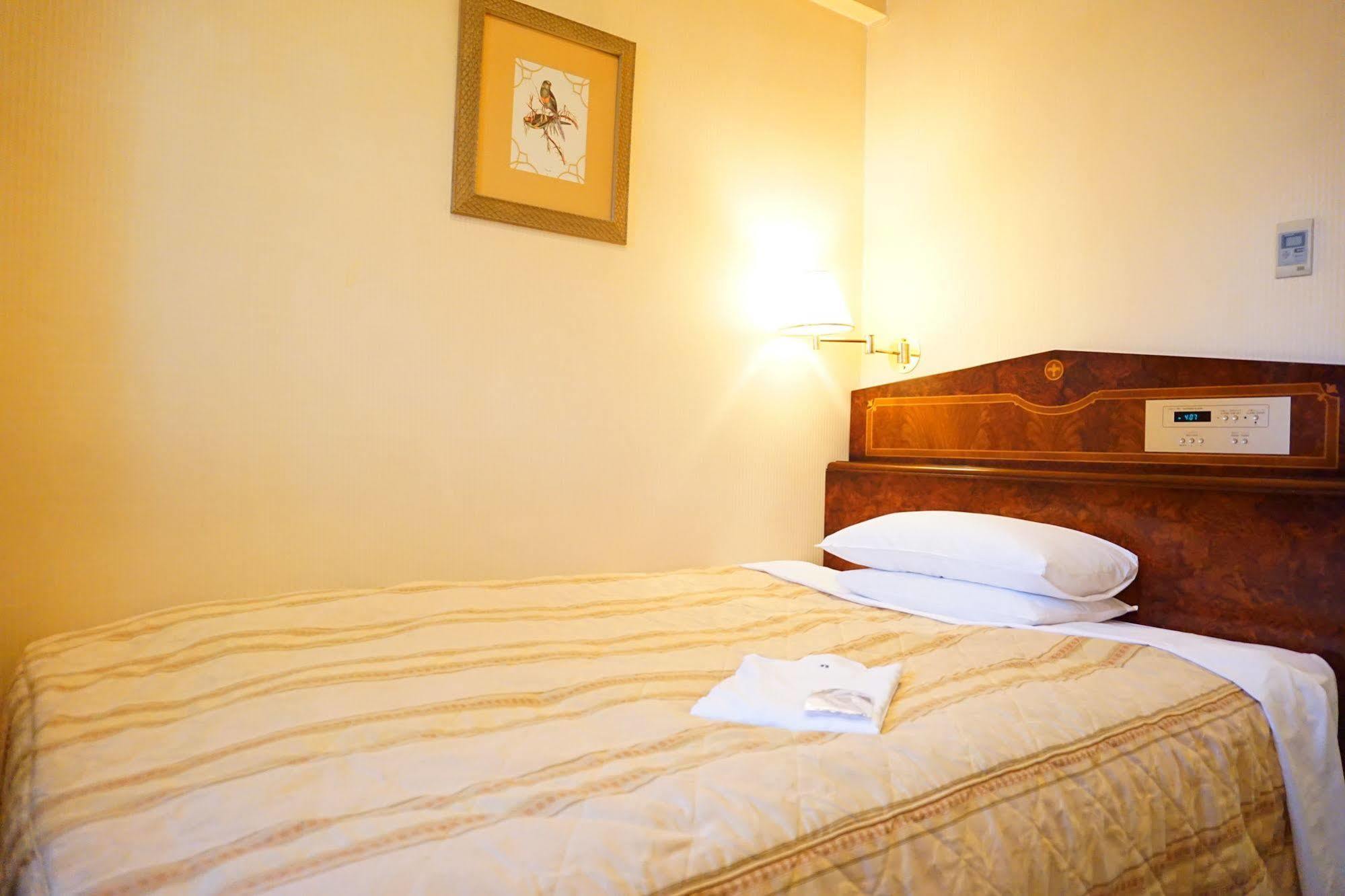 Dukes Hotel Nakasu Фукуока Экстерьер фото