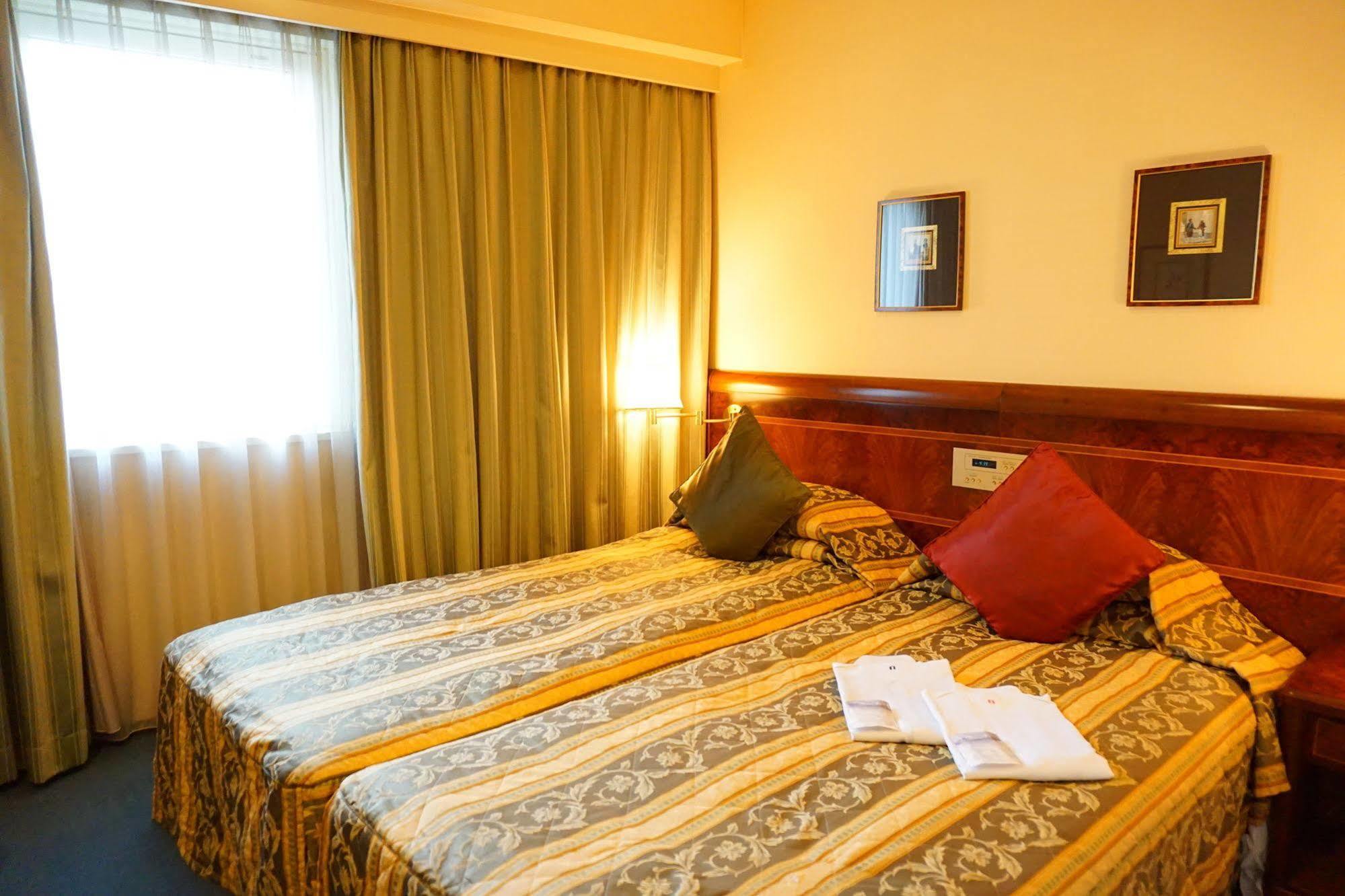 Dukes Hotel Nakasu Фукуока Экстерьер фото
